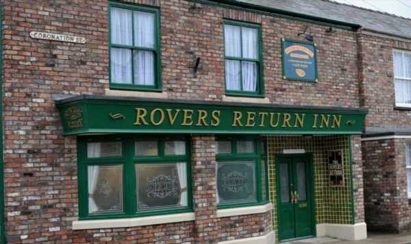 Coronation Street cast mourn loss of charming soap legend