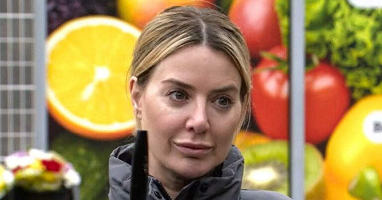 Abi furious at Kevin cheating on her in Corrie but it's not what it seems