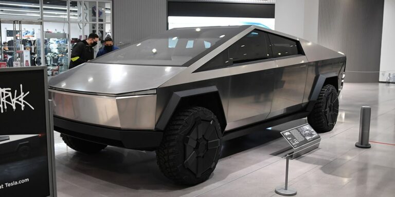 Tesla Can Sue Cybertruck Resellers for $50,000 USD