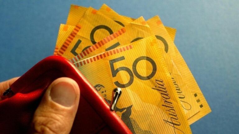 Cash collapse starting to strain payment system: Bullock