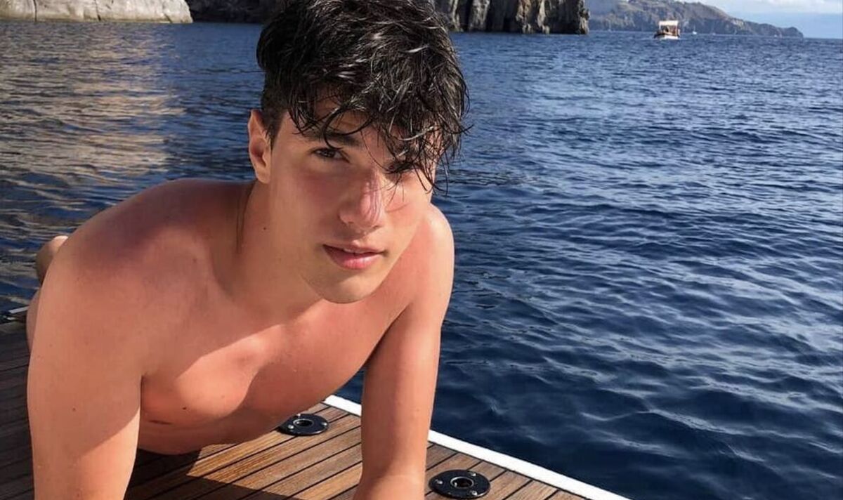 Italy’s ‘most handsome man’ gives up modelling career to become a priest